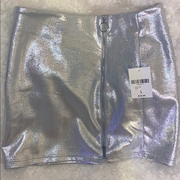 Skirt - Picture 1 of 2